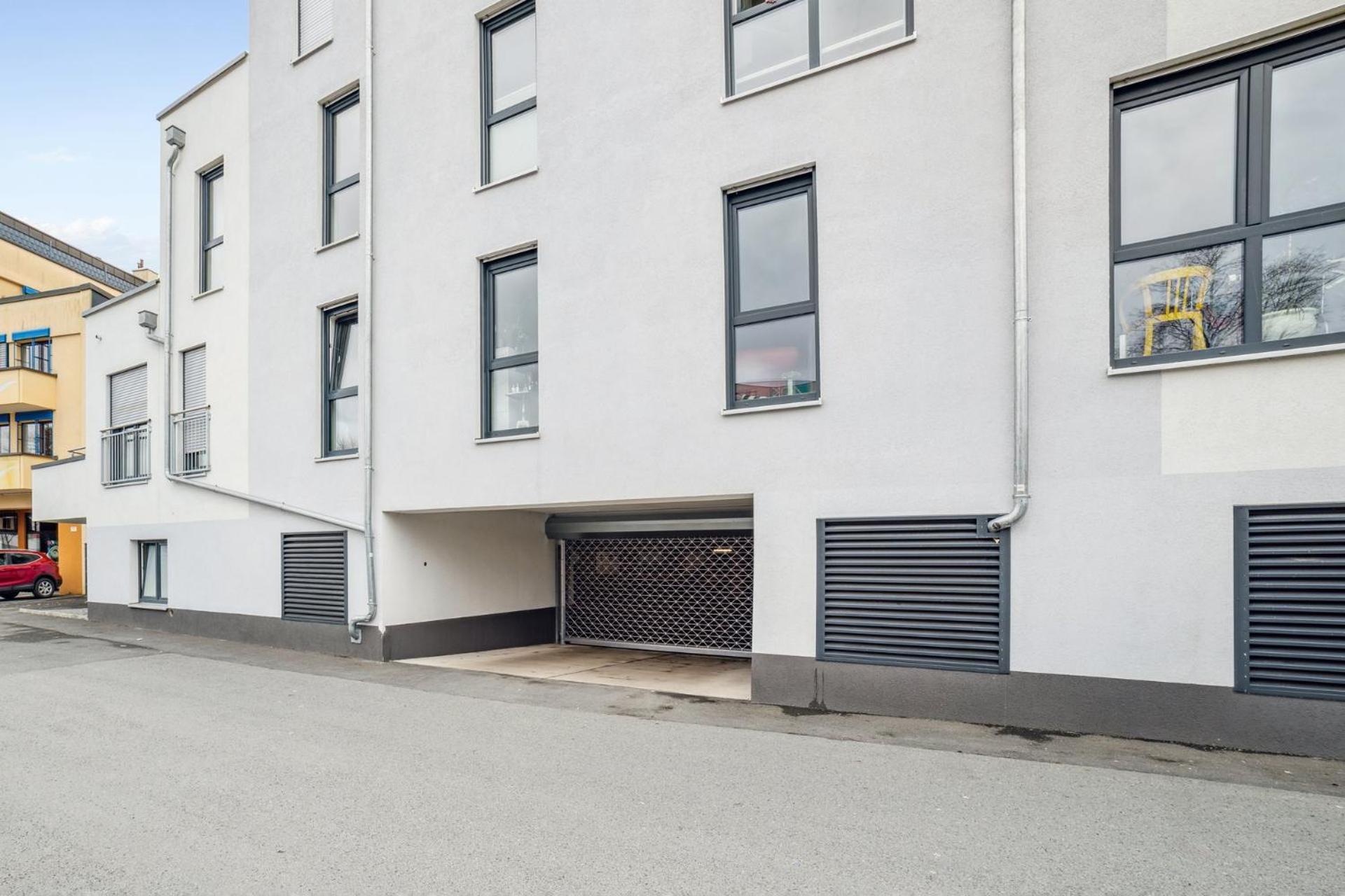 Sali Homes Elegant And Stylish Retreat In Heart Of Bayreuth, Close To River Extérieur photo