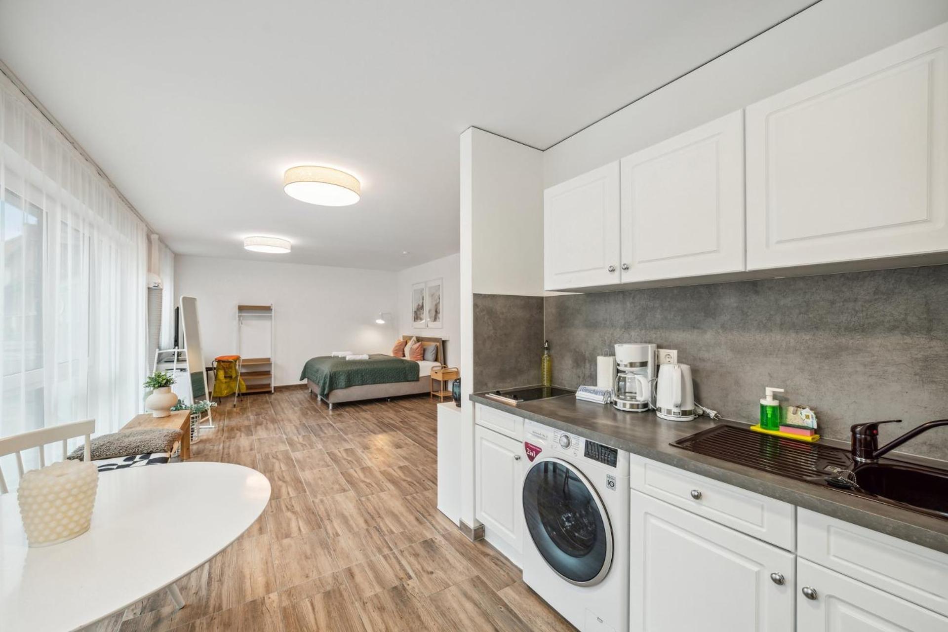 Sali Homes Elegant And Stylish Retreat In Heart Of Bayreuth, Close To River Extérieur photo